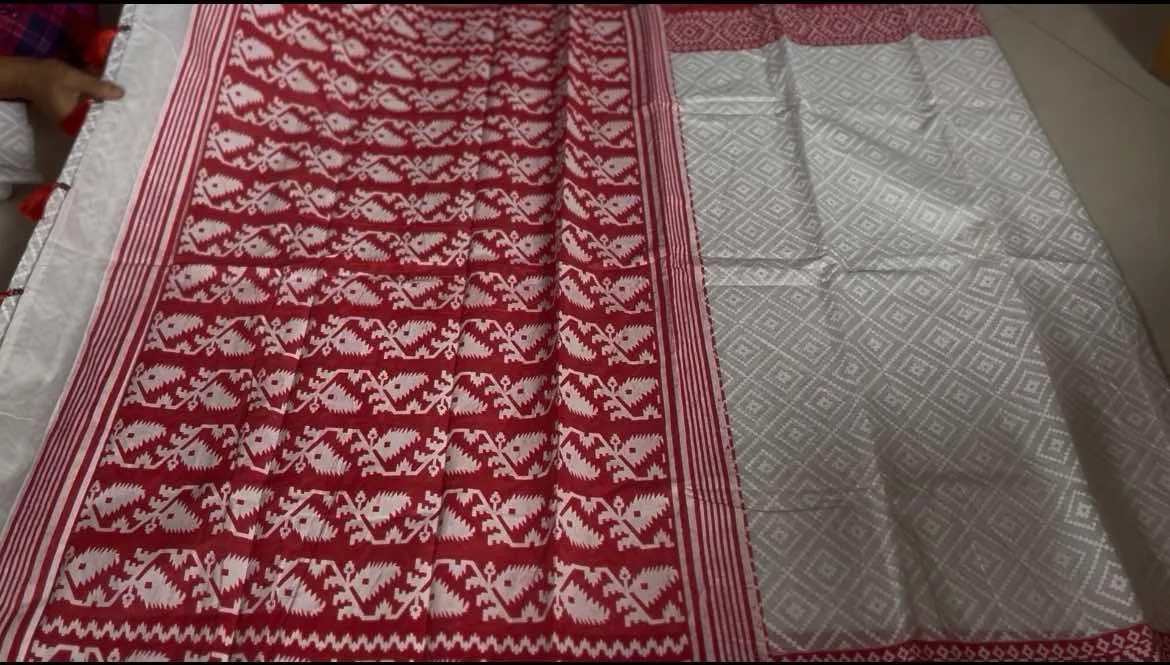 Laal Paar Sada ফ্রি ব্লাউজ পিস - Image 2