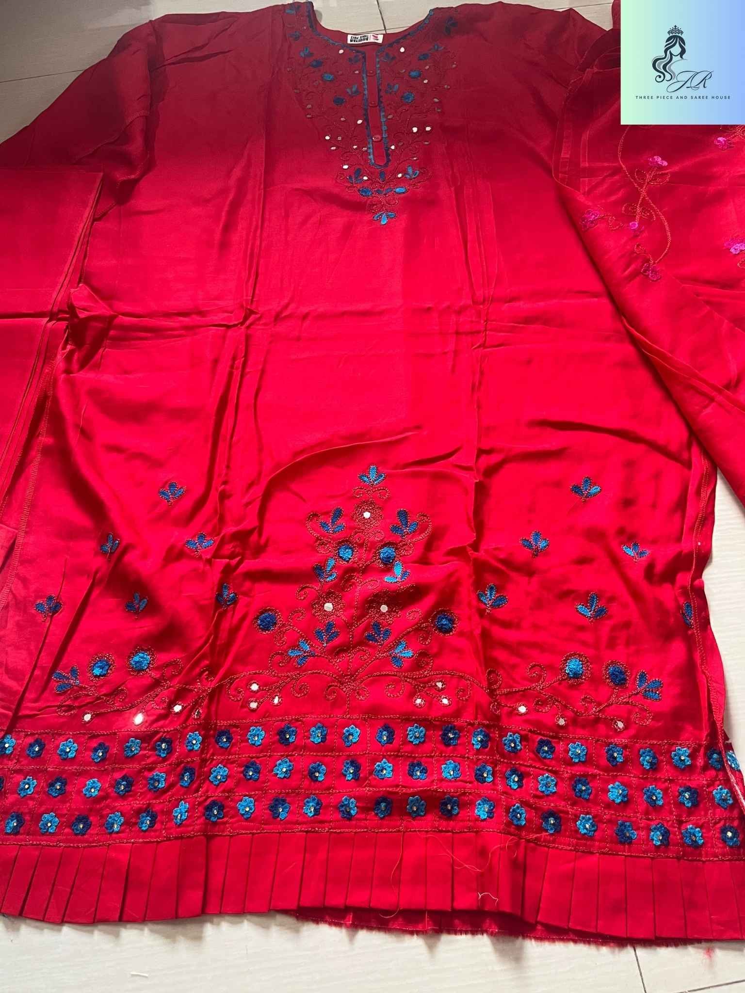 লাল থ্রি পিস