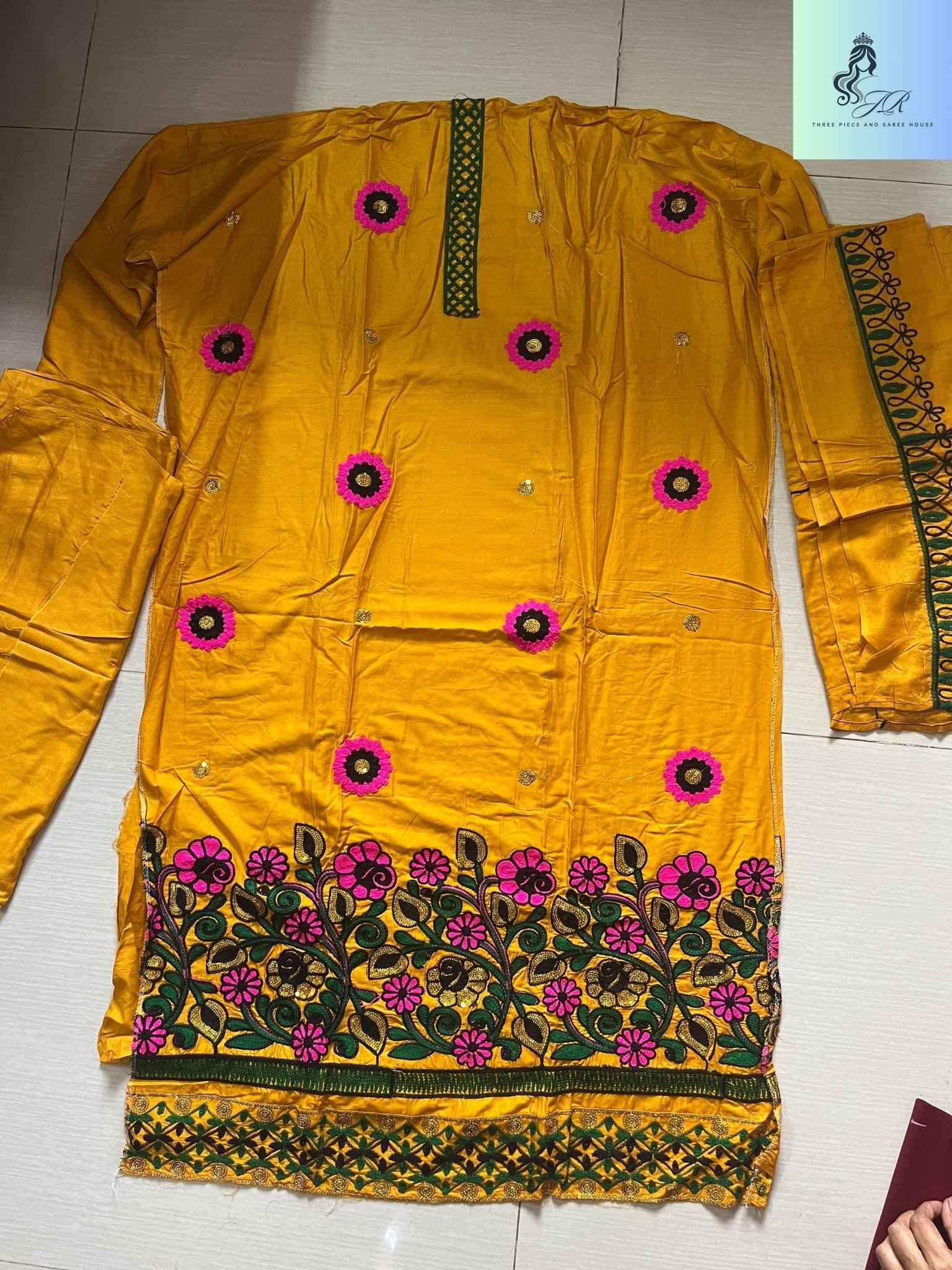 হলুদ থ্রি পিস